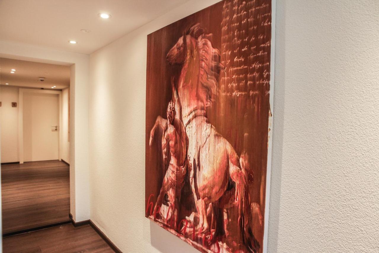 Dihei - Hotel, Lounge, Bar Dübendorf Buitenkant foto